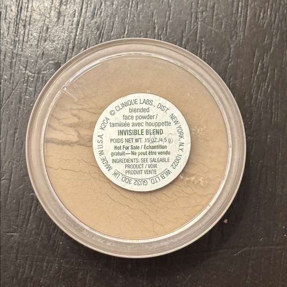 Clinique foundation brush and loose powder - Picture 5 of 5